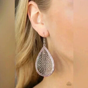 Fleur de Fantasy- Pink Earrings